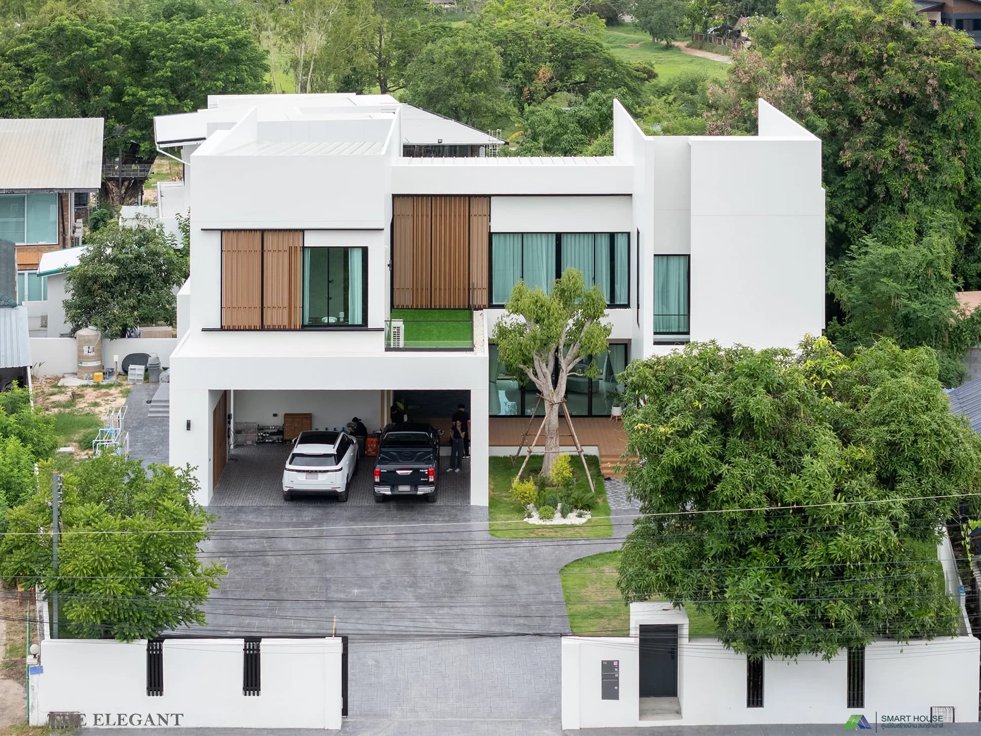 THE ELEGANT HOUSE