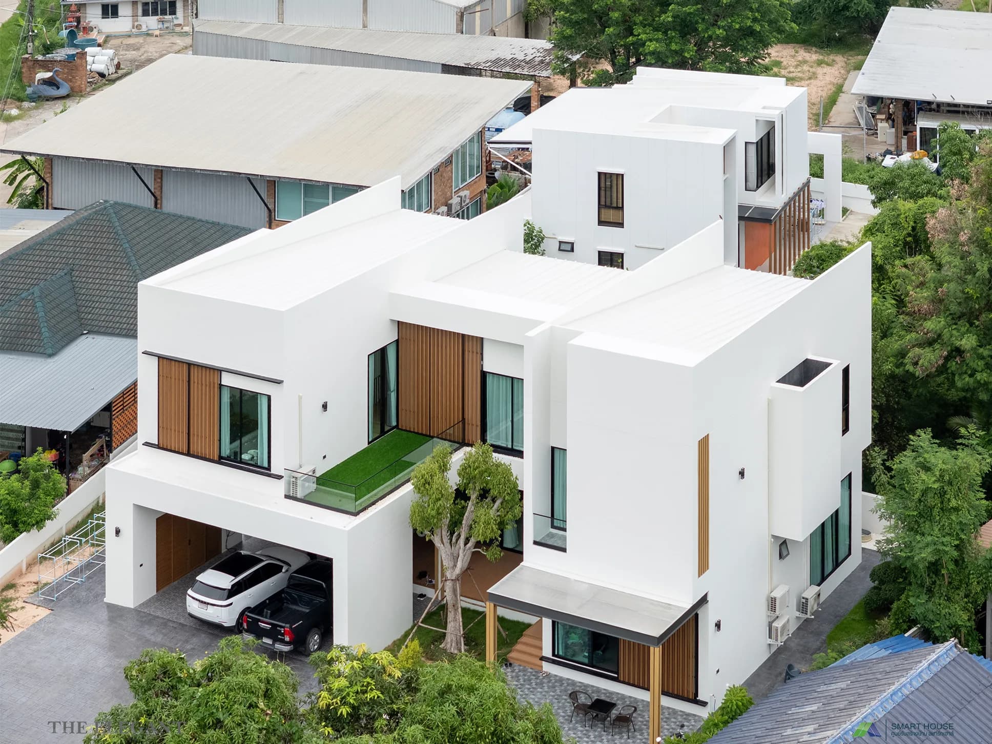 THE ELEGANT HOUSE